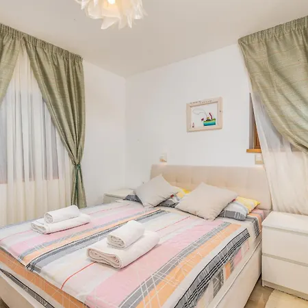 Pet Friendly In With Wifi Malinska